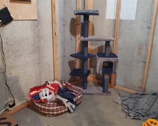 Cat tower/beds