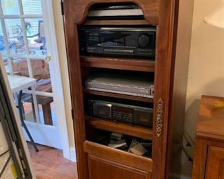 #7	Display Cabinet  w/1 door w/4  wood shelves & 1 wooden Shelf - 21x19x58	 $65.00 
