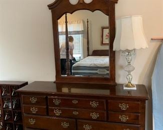 #24	Kincaid Dresser w/Mirror & 7 Drawers \- 62x18x32 - Mirror - 35x50	 $275.00 
