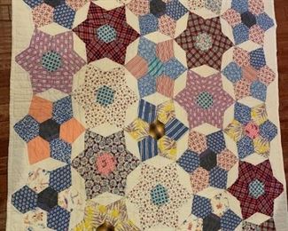#109	flower pattern quilt hand quilted 80x58	 $40.00 
