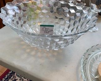 #115	VTG. 14" Heavy Lrg Deep Clear Punch Bowl	 $45.00 
