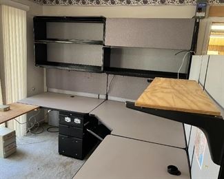 Modular Office Cubicle Furniture w/Panels (Dividers)