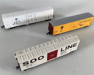 Athearn HO Scale Ready-To-Roll Model Railroad Cars: 74829, 7112 and 71951