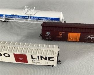 Athearn HO Scale Ready-To-Roll Model Railroad Cars: 71953, 7374 and 71950