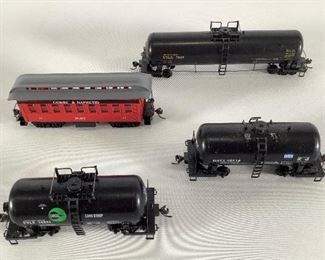 Roundhouse HO Scale Rolling Stock: 3301, 3306, 7763 and 7770.