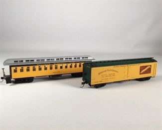 Roundhouse HO Scale Model Train Cars # 7300 & 5251