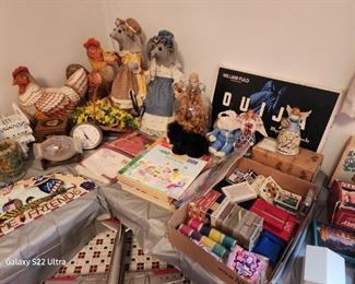 VINTAGE KNICK KNACKS