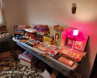 VINTAGE TOYS AND GAMES 