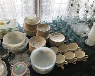 VINTAGE BISKAYNE SALEM DISH SET WITH SERVING PIECES