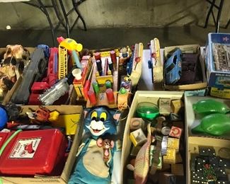 VINTAGE TOYS TOM AND JERRY