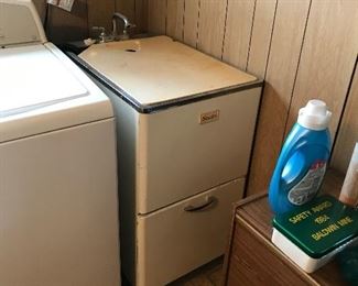 RETRO SEARS UTILITY SINK