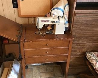 ELNA SUPERMATIC SEWING MACHINE