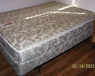 Full size bed