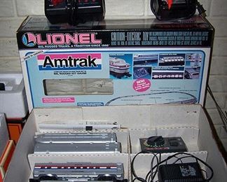 Lionel Amtrak 027 gauge train w / original box, other transformers