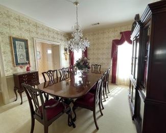 Drexel Heritage Heirloom Dining Room Table & Chairs - Table Measures 94 1/2" x 48".  There is 1 additional leaf 22" and Full Table Mat.