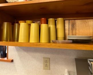 Kitchen - Tupperware - different sizes