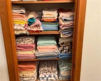 Towels & various other linens
