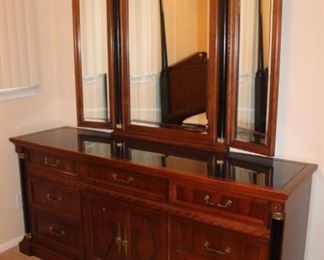 W-72   D-20   H-33   With mirror H-78