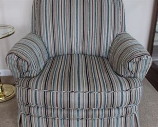 Quantity (2) W-29   D-26   H-37