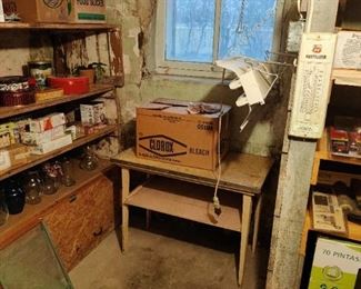 vintage potters table