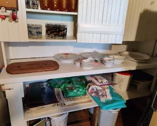 vintage dishes, place mats, table linens