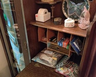 buttons, pocketknives, collectables