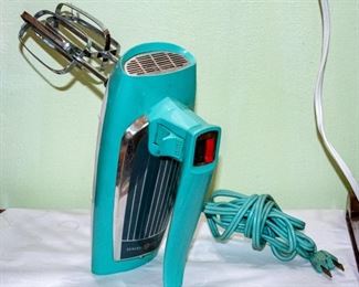 MCM - GE Atomic Turquoise Blue Handmixer