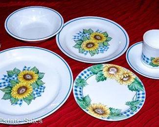 Large Set of CORELLE SUNSATION