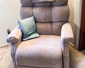 Lift chair, like new