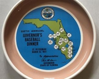 $50 - 1972 Major League Baseball ashtray with teams names