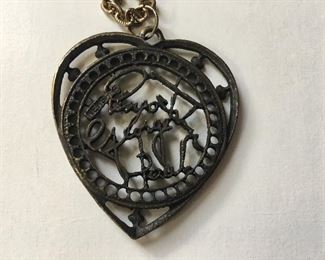 $60 - 1964 Beatles necklace with all 4 signatures 