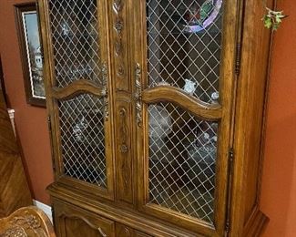 China Cabinet to Drexel Heritage Dining Set.