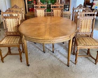 BUY IT NOW! $700. Vintage Heritage Henredon Oval Light Oak Dining table, on casters. Comes with 3 leaves, and 6 chairs. Table measures: 53"l x 45"w x 29"h  (w/o leaves). Some wear showing on the chairs (minor stains, and a few flaws) 