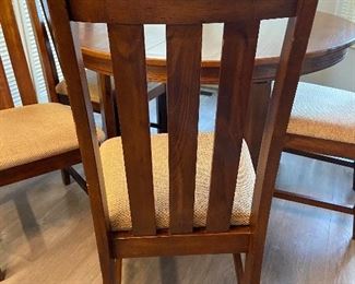 BUY IT NOW! $300. Kitchen Table with 4 chairs