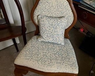 BUY IT NOW! $50 Antique Chair with claw feet, shows some wear on the seat