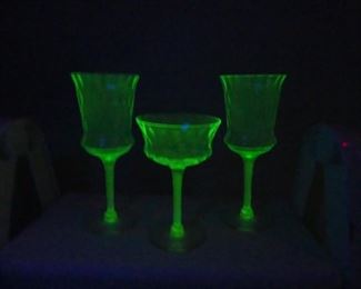 3 Rare Diamond Optic "Watermelon" Glasses with GREEN Bowl