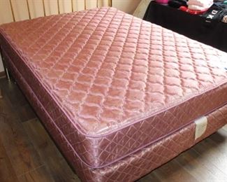 Full mattress set