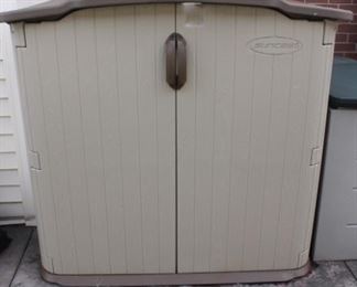 Suncast L-78 W-58 H-51