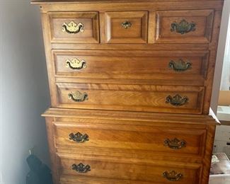 Cushman colonial dresser 