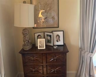 BAKER - Pair of End Tables / Pair of Chinese Lamps 