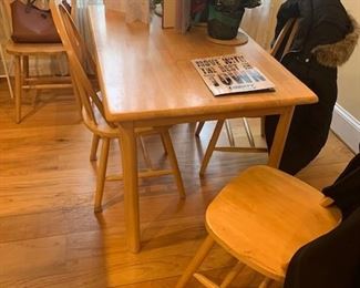 Kitchen Table with Set of 4 Side Chairs