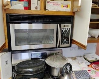 electric kitchen appliances, bakeware, pots and pans