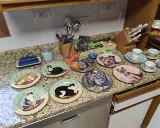 Deco Cat and dog dishes, knifes, kitchen gadgets