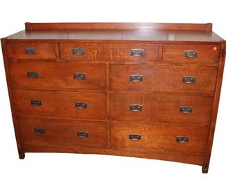 
Lot 513
Stickley mission oak 9 drawer low chest in good condition
