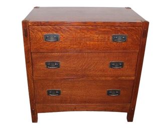 
Lot 512
Stickley mission oak 3 drawer bachelor chest in good condition
