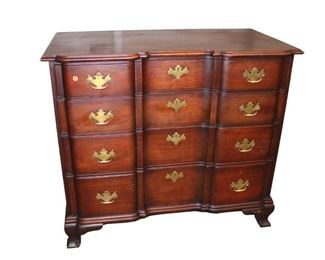 
Lot 522
Kindel solid mahogany 4 drawer block front bachelors chest
