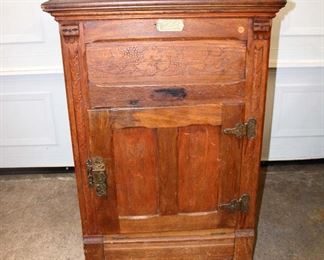 
Lot 544
Antique White Clad oak ice box that has been converted to cabinet

