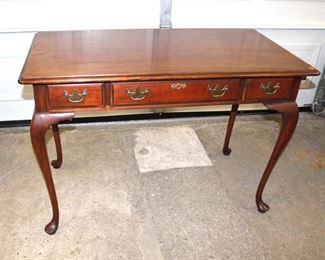 
Lot 558
Vintage solid cherry queen Anne 3 drawer desk
