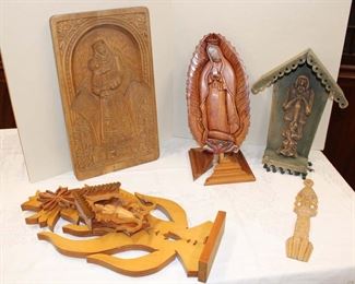
Lot 722A
5pc of vintage Religious wooden carvings various sizes
