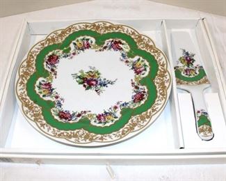
Lot 730
Sevres Porcelain cake plate with Knife
